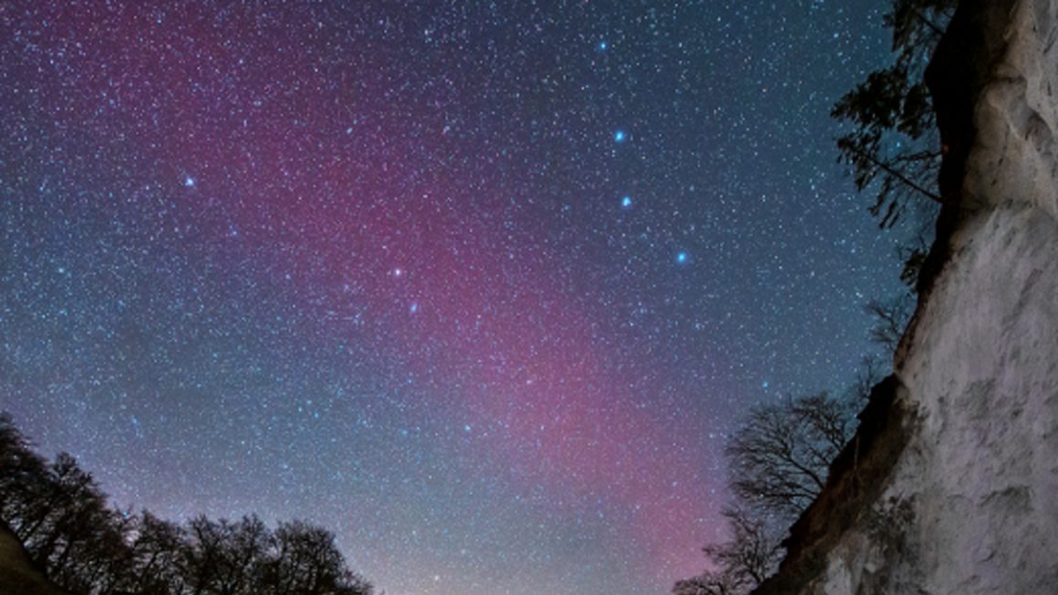 rare-blood-red-arc-of-light-shines-in-the-scandinavian-sky-what-is-it.jpg Rare blood-red arc of light shines in the Scandinavian sky. What is it?