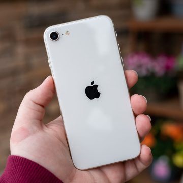 Why Carriers Are Desperate to Buy Your Old Phone