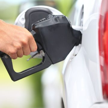 Do You Have to Turn Off Your Car While Pumping Gas?