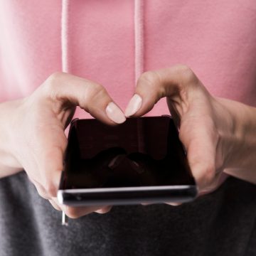 New rules ban subscription traps and fake reviews