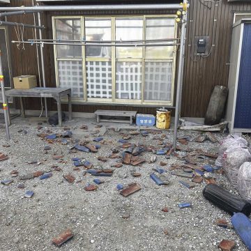 5.4 magnitude earthquake near Tokyo causes minor injuries, damage