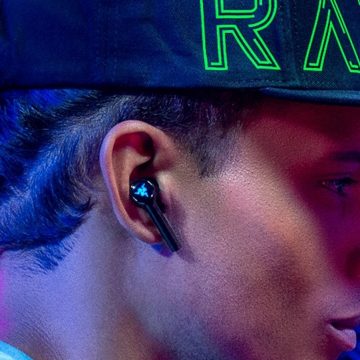 Razer’s New Cross-Platform Wireless Gaming Earbuds Are THX Certified