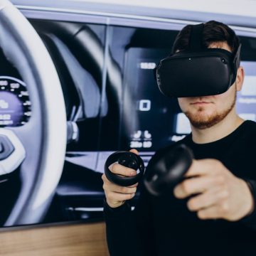 Ex-Apple engineer accused of stealing self-driving car secrets