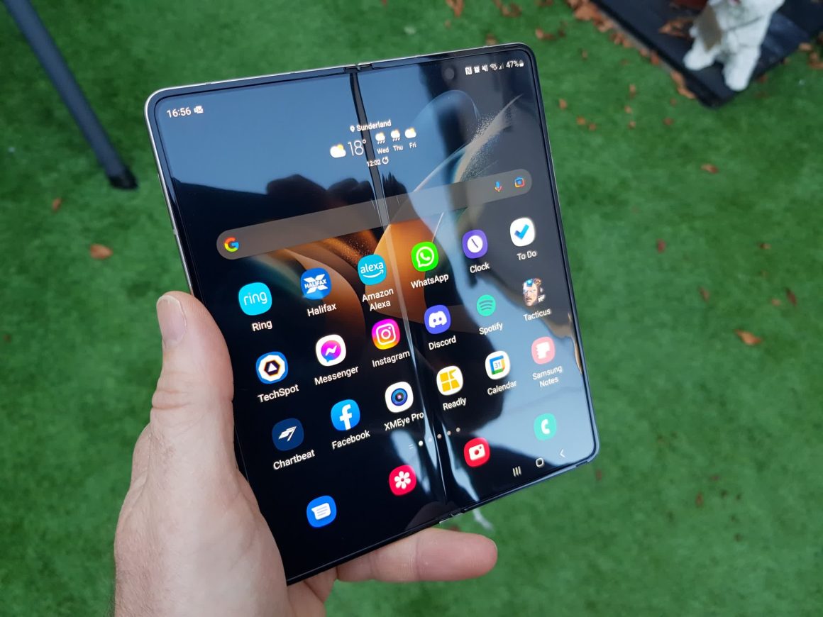 Samsung workers: the Galaxy Z Fold 5 has a “boring” design