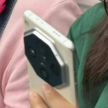 Unconventional Oppo Find X7 Pro design revealed by alleged real-world image