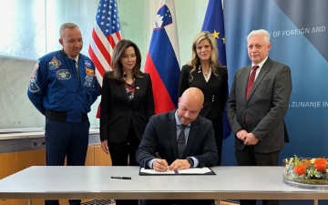 Slovenia signs NASA’s Artemis Accords for cooperative space exploration