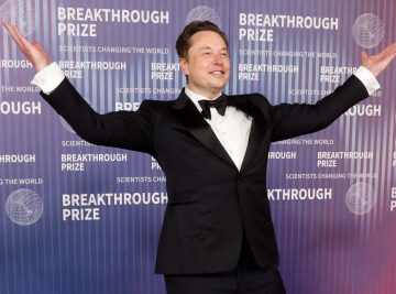 This NYT article about Elon Musk’s politics hurting Tesla sales is so stupid
