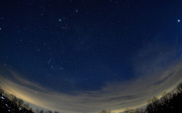 The final ‘planet parade’ of 2025 rises Sunday. Here’s how to see the full 6-planet show.