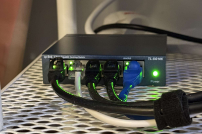 i-adore-this-13-ethernet-switch-so-much-i-bought.jpg I adore this $13 ethernet switch so much, I bought