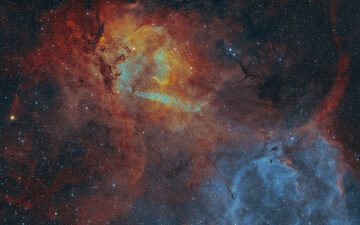 A ‘rampaging lion’ nebula roars to life in a stunning deep-space photo