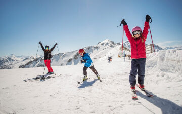 How to plan a family ski trip, according to an expert