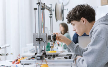 5 Cool Smartphone Accessories You Can 3D Print