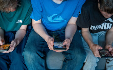 A study shows that cellphone bans didn’t improve US students’