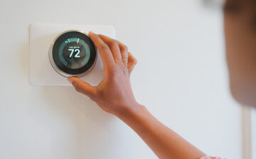 Smart Vs. Manual Thermostats: Which Is Better For Your Energy Bills?