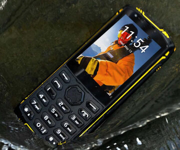 Armor Mini 5: This compact phone features Android, physical buttons
