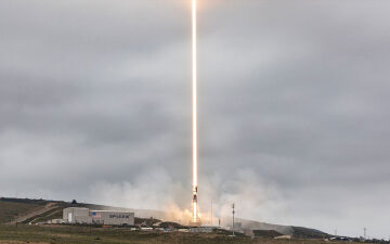 SpaceX Falcon 9 rocket launches 24 Starlink satellites into low Earth orbit from California