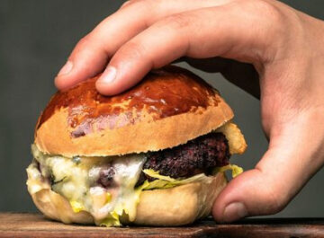 stanford-scientists-built-an-ai-that-can-design-healthier-greener-burgers.jpg Stanford scientists built an AI that can design healthier, greener burgers