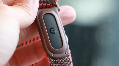 Google’s Fitbit Edge leaks out with a screen and Pixel